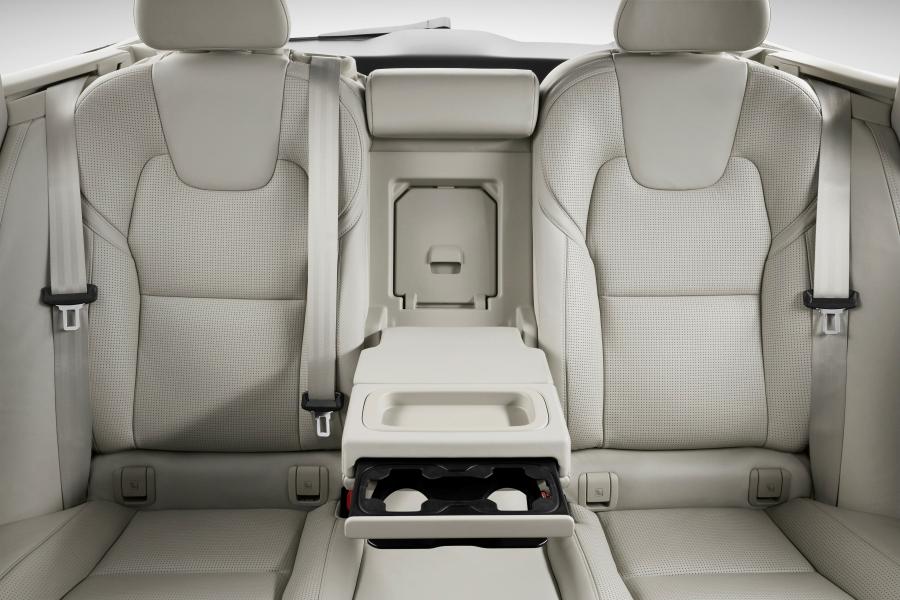  Volvo V90 T6 Inscription 2016 года  (фото 24 из 49)
